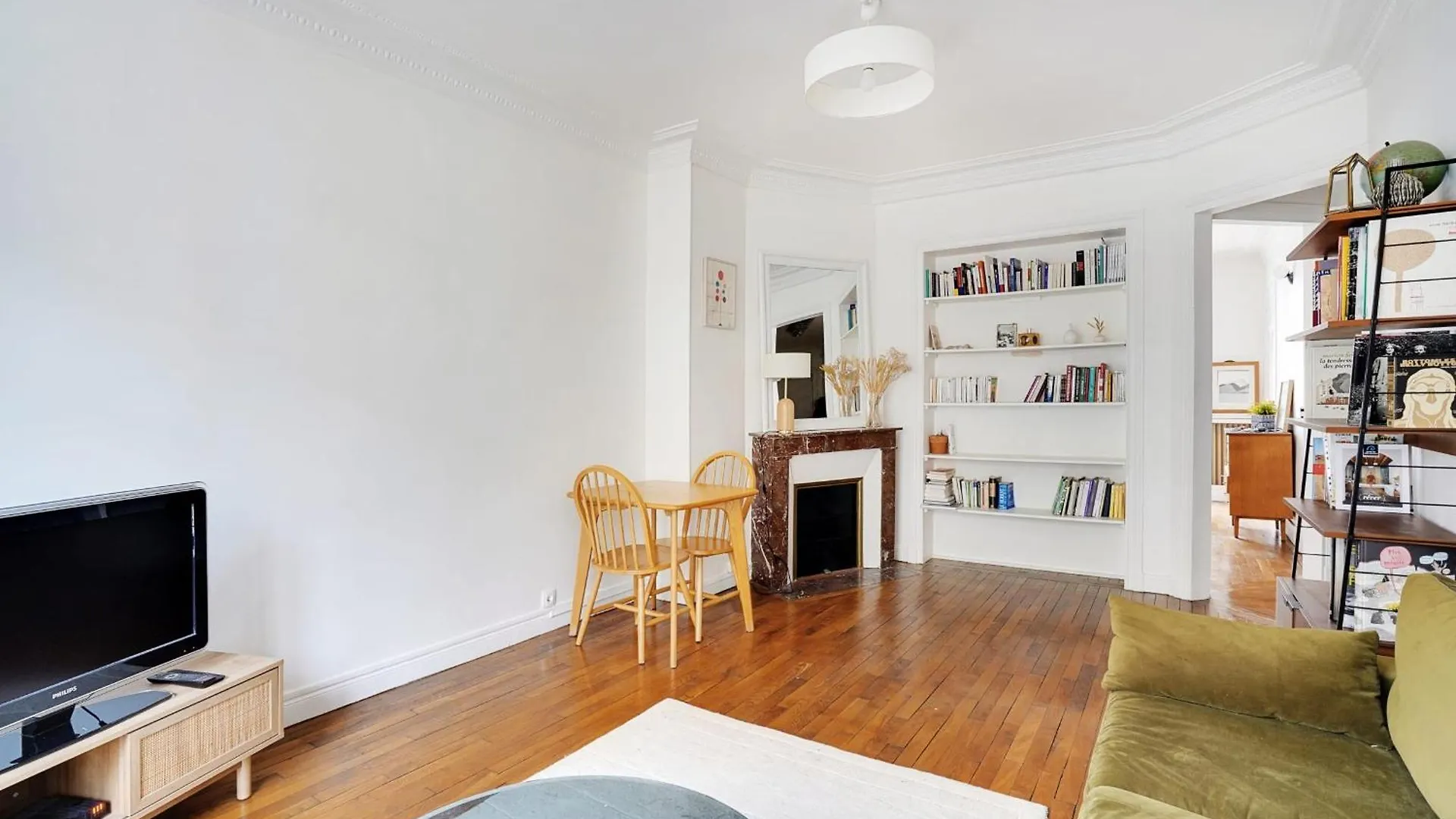 Buttes Chaumont Charming For 4 People Paris